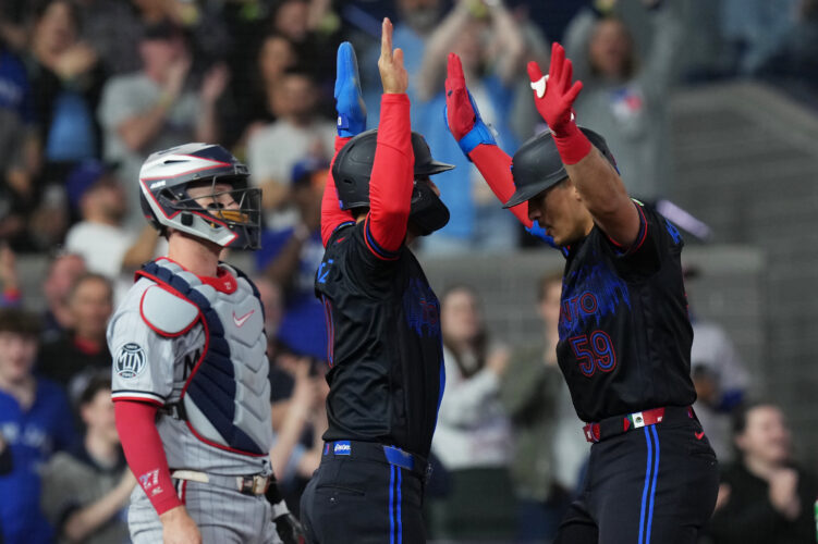 Valenzuela hits 1st MLB homer, Blue Jays defeat Twins